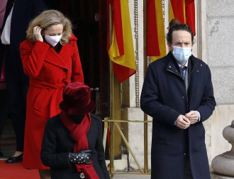 Las restricciones y el frío marcan un homenaje a la Constitución desangelado