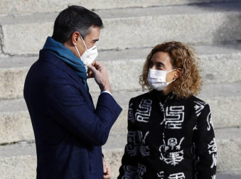 Las restricciones y el frío marcan un homenaje a la Constitución desangelado