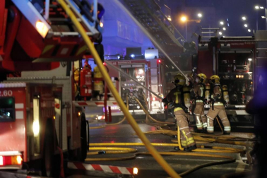 En la nave residían varias personas sin hogar