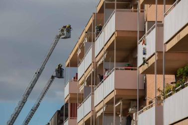 En la nave residían varias personas sin hogar