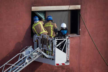 En la nave residían varias personas sin hogar