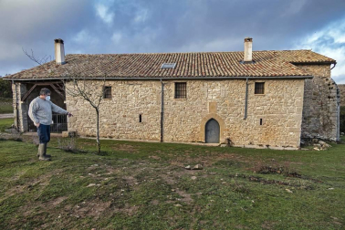 Imágenes de la Sierra de Lóquiz donde hasta 20 vehículos subieron y causaron estragos en caminos y terrenos para pasto.