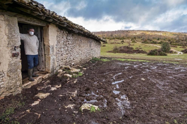 Imágenes de la Sierra de Lóquiz donde hasta 20 vehículos subieron y causaron estragos en caminos y terrenos para pasto.