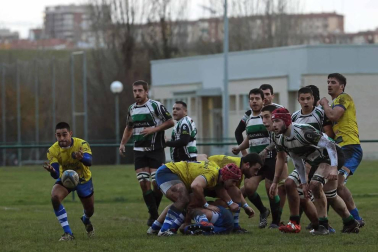 Partido de la quinta jornada de la liga División de Honor B