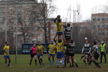 Partido de la quinta jornada de la liga División de Honor B