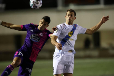 Imágenes del partido de primera ronda de Copa del Rey entre el Cantolagua y el Real Valladolid disputado en el estadio Merkatondoa.
