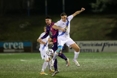 Imágenes del partido de primera ronda de Copa del Rey entre el Cantolagua y el Real Valladolid disputado en el estadio Merkatondoa.