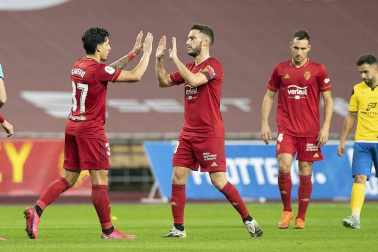 Imágenes del partido de primera ronda de Copa del Rey entre el Tomares y Osasuna, disputado en el estadio de La Cartuja.