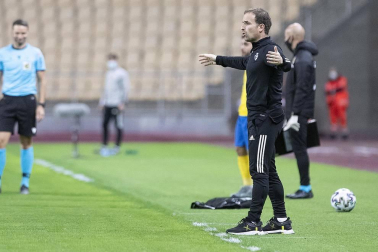 Imágenes del partido de primera ronda de Copa del Rey entre el Tomares y Osasuna, disputado en el estadio de La Cartuja.