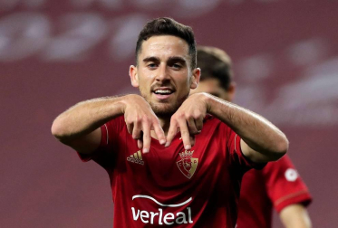 Imágenes del partido de primera ronda de Copa del Rey entre el Tomares y Osasuna, disputado en el estadio de La Cartuja.