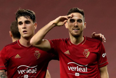 Imágenes del partido de primera ronda de Copa del Rey entre el Tomares y Osasuna, disputado en el estadio de La Cartuja.