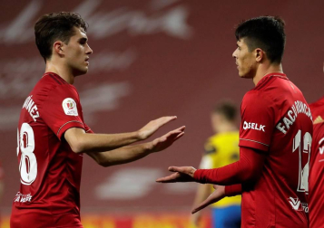 Imágenes del partido de primera ronda de Copa del Rey entre el Tomares y Osasuna, disputado en el estadio de La Cartuja.