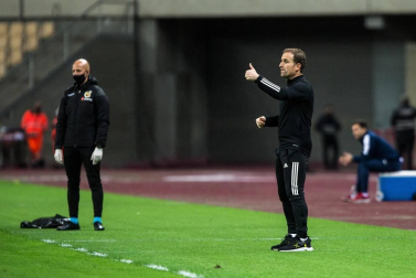 Imágenes del partido de primera ronda de Copa del Rey entre el Tomares y Osasuna, disputado en el estadio de La Cartuja.