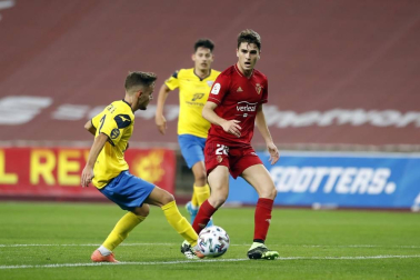 Imágenes del partido de primera ronda de Copa del Rey entre el Tomares y Osasuna, disputado en el estadio de La Cartuja.
