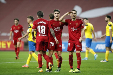 Imágenes del partido de primera ronda de Copa del Rey entre el Tomares y Osasuna, disputado en el estadio de La Cartuja.