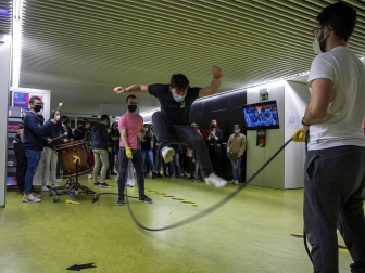 El Conservatorio Superior de Música de Navarra acogió un encuentro a favor del humor y contra el 'establishment' musical