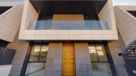A la venta este exclusivo y moderno chalet adosado