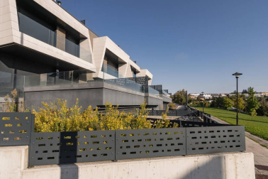 A la venta este exclusivo y moderno chalet adosado