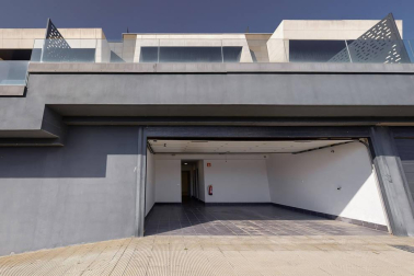 A la venta este exclusivo y moderno chalet adosado