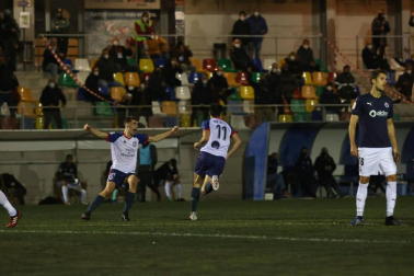 Imágenes del partido de primera ronda de la Copa del Rey disputado entre la Mutilvera y el Racing de Santander en Mutilva.