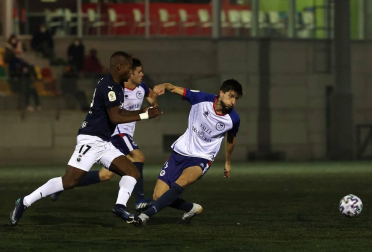 Imágenes del partido de primera ronda de la Copa del Rey disputado entre la Mutilvera y el Racing de Santander en Mutilva.