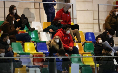 Imágenes del partido de primera ronda de la Copa del Rey disputado entre la Mutilvera y el Racing de Santander en Mutilva.