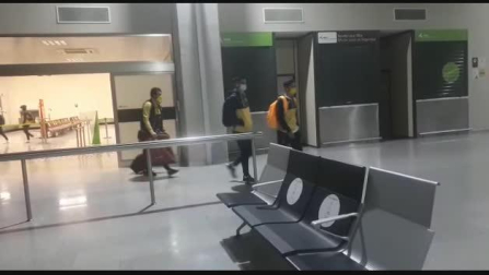 Llegada del Villarreal al aeropuerto de Noáin