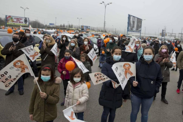 Unos 2.000 vehículos en la manifestación en Pamplona contra la 'ley Celaá'