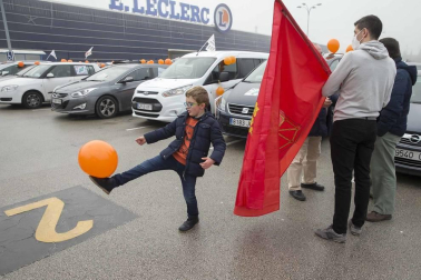 Unos 2.000 vehículos en la manifestación en Pamplona contra la 'ley Celaá'