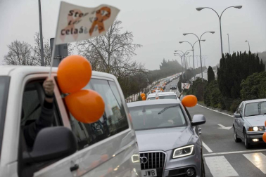 Unos 2.000 vehículos en la manifestación en Pamplona contra la 'ley Celaá'