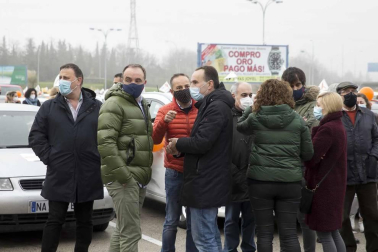 Unos 2.000 vehículos en la manifestación en Pamplona contra la 'ley Celaá'