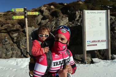 Los aficionados a los deportes de invierno pudieron disfrutar de la nieve con el primer día de las instalaciones este domingo 20 de diciembre.