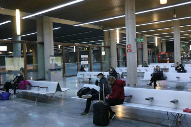 Tres meses después de que Navarra se cerrase perimetralmente, este miércoles se abrió de nuevo. Fue el día de vuelta a casa en la Navida de la covid