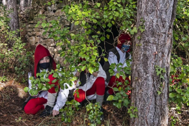 Pese a la pandemia de coronavirus, la localidad navarra celebró la tradicional cabalgata del carbonero pero con el cumplimiento de las medidas preventivas presente.