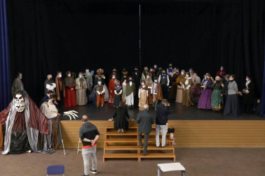 Cincuenta años después de su primer estreno, Villava acoge este sábado una nueva adaptación y puesta en escena del clásico de Dickens