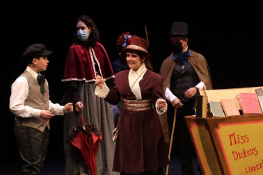 Cincuenta años después de su primer estreno, Villava acoge este sábado una nueva adaptación y puesta en escena del clásico de Dickens