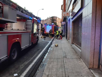 Grave tras prender fuego a su vivienda en la calle Sangüesa de Pamplona