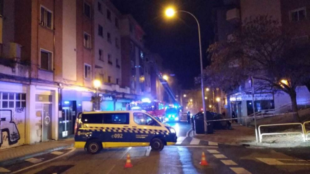 El fuego lo inició un inquilino que se había atrincherado en su casa después de una intervención por violencia de género.