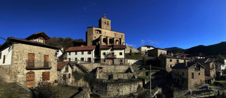 Calles, paisajes, rincones y todas las vistas posible de Roncal, localidad del pirineo navarro.