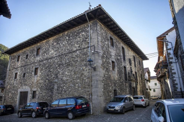 Calles, paisajes, rincones y todas las vistas posible de Roncal, localidad del pirineo navarro.