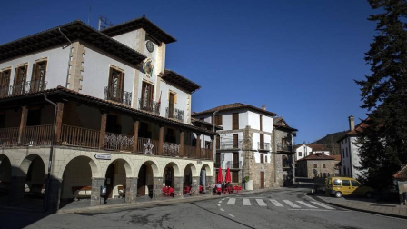 Calles, paisajes, rincones y todas las vistas posible de Roncal, localidad del pirineo navarro.
