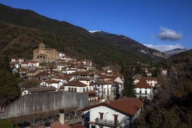 Calles, paisajes, rincones y todas las vistas posible de Roncal, localidad del pirineo navarro.