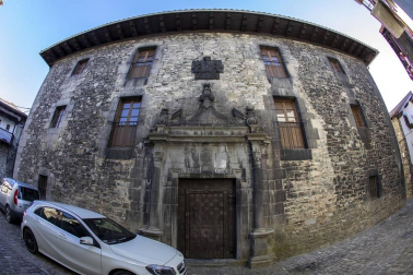Calles, paisajes, rincones y todas las vistas posible de Roncal, localidad del pirineo navarro.