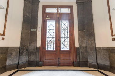 A la venta piso reformado de 200 m2 en Paulino Caballero
