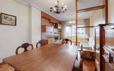 A la venta piso reformado de 200 m2 en Paulino Caballero