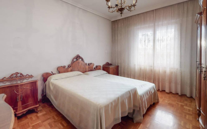 A la venta piso reformado de 200 m2 en Paulino Caballero