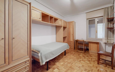 A la venta piso reformado de 200 m2 en Paulino Caballero