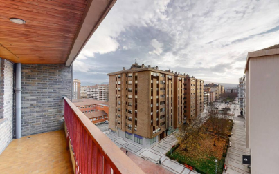 A la venta piso reformado de 200 m2 en Paulino Caballero