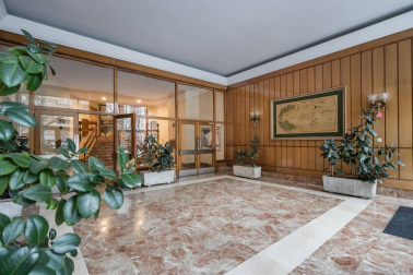 A la venta piso reformado de 200 m2 en Paulino Caballero