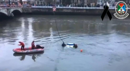 Investigan la muerte de un ertzaina cuyo vehículo cayó al río en San Sebastián
